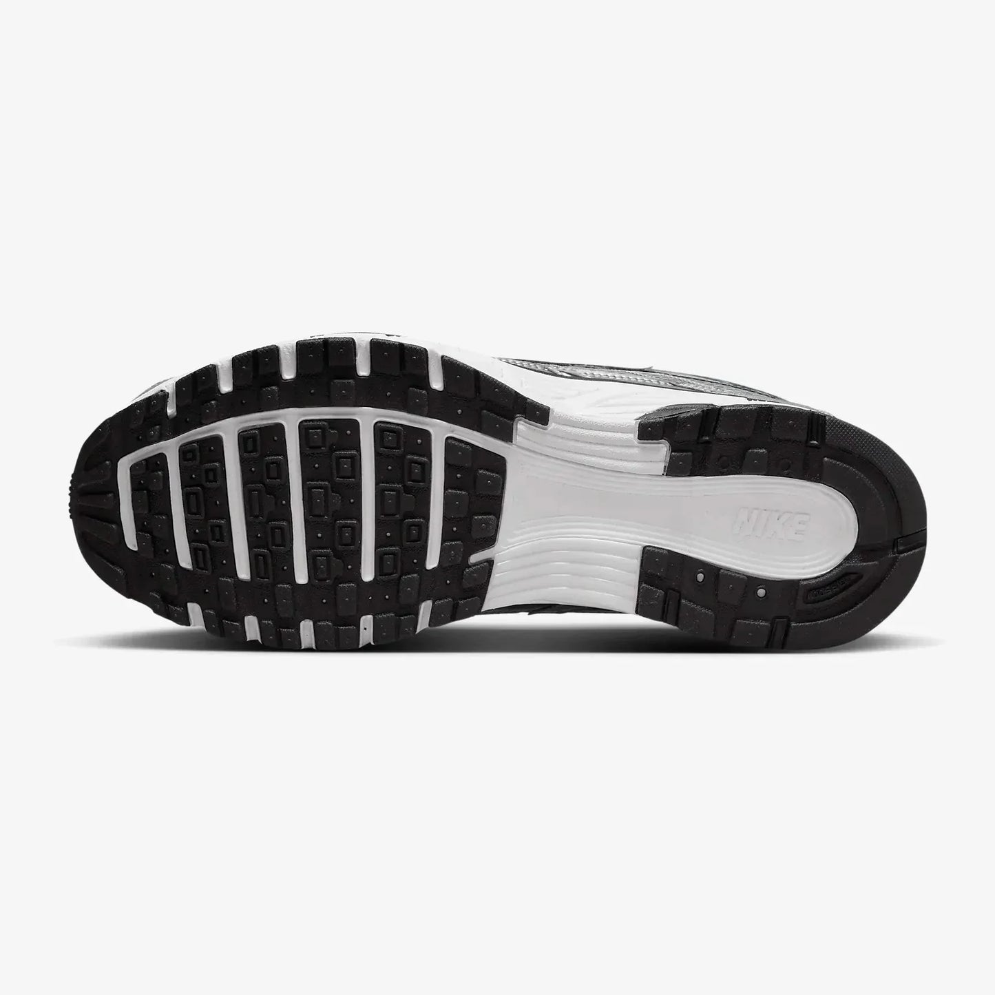 NIKE P 6000 GRIS PLATA