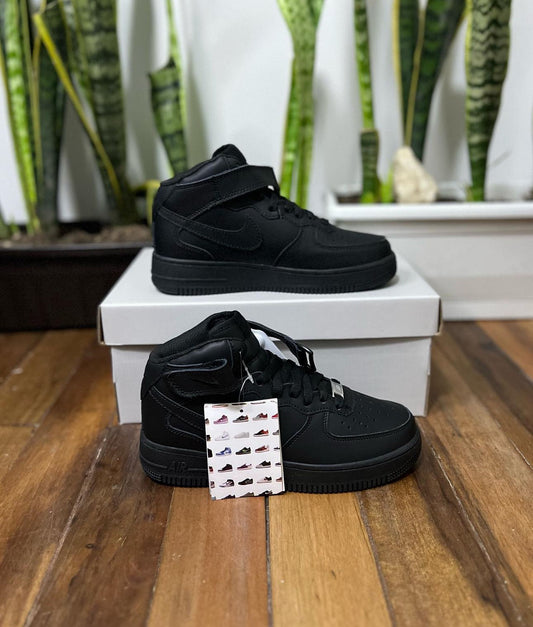 NIKE AIR FORCE ONE BOTA NEGRA