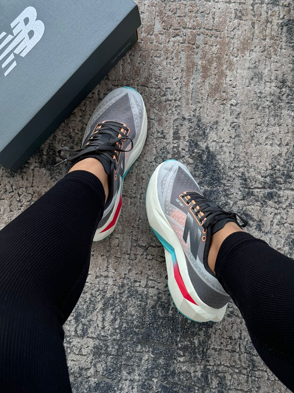 NEW BALANCE FUELCELL ELITE V4