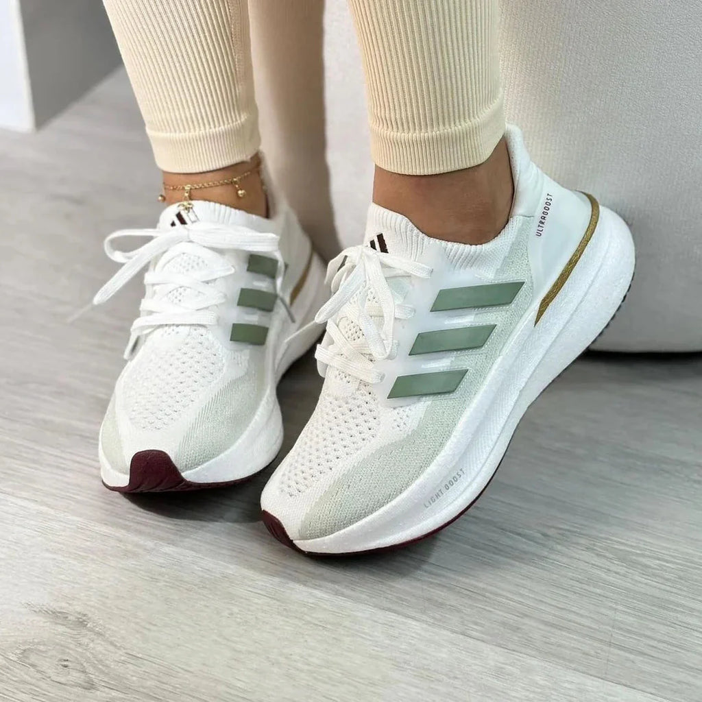ULTRABOOST LIGHT BOOST