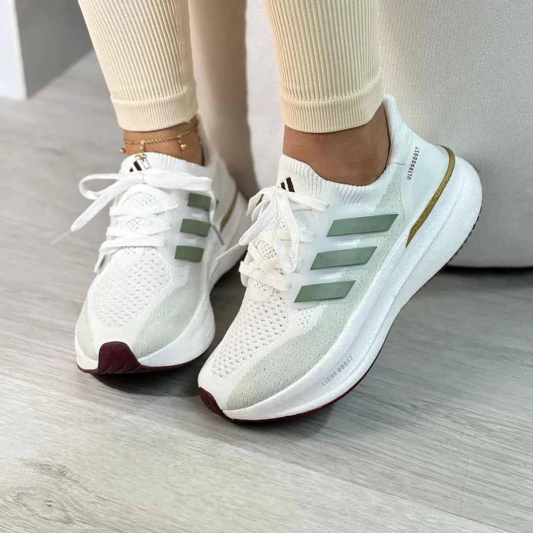 ULTRABOOST LIGHT BOOST