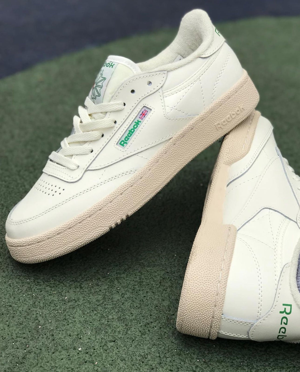 REEBOK BEIGE