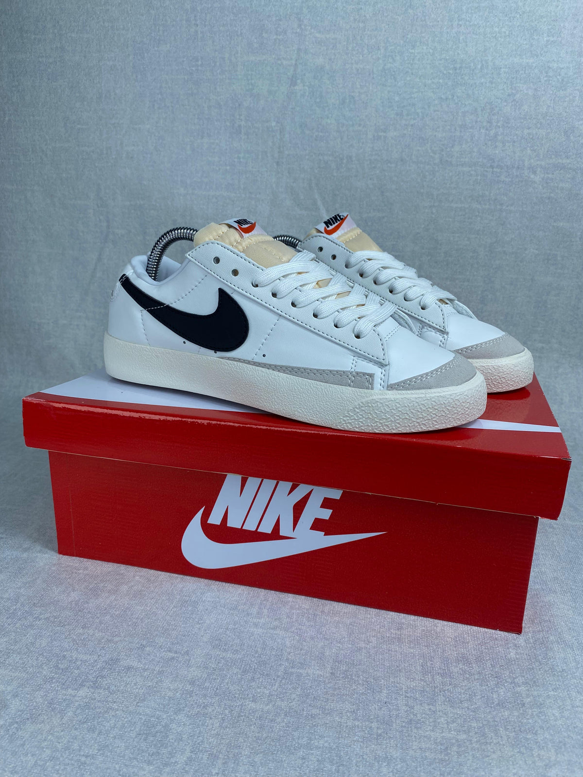 NIKE BLAZER LOW