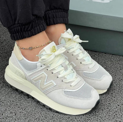 NEW BALANCE 574 BEIGE