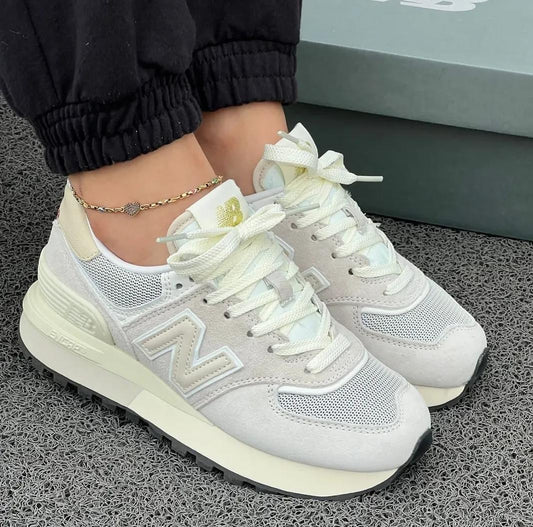 NEW BALANCE 574 BEIGE