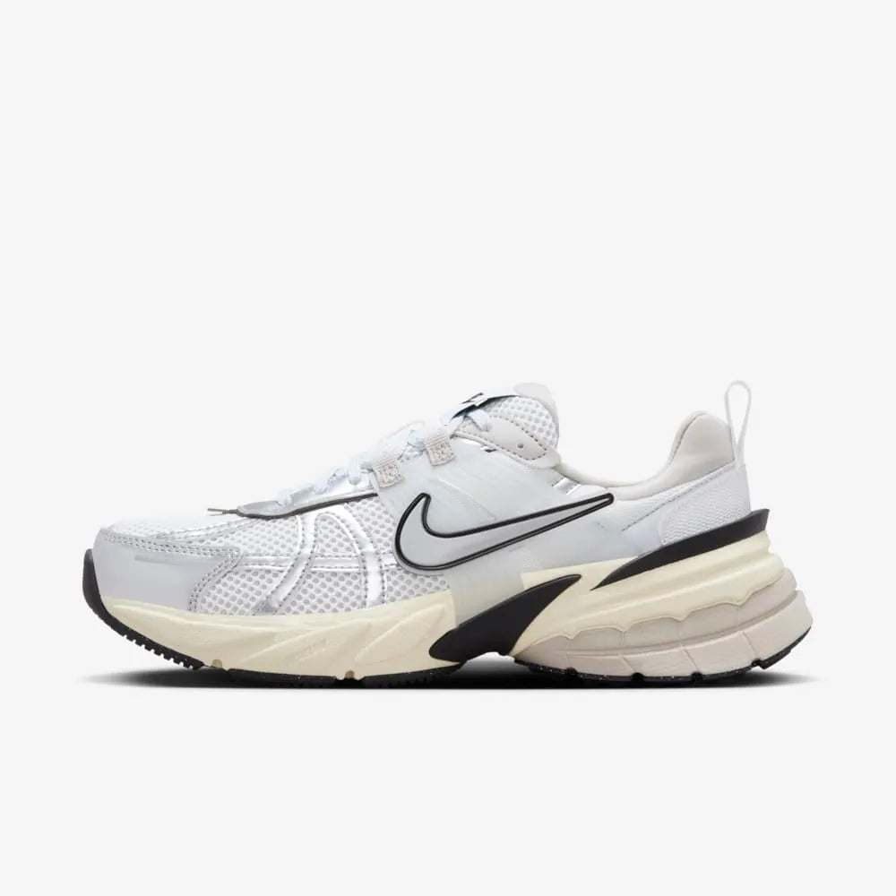 NIKE V2K PLATEADO