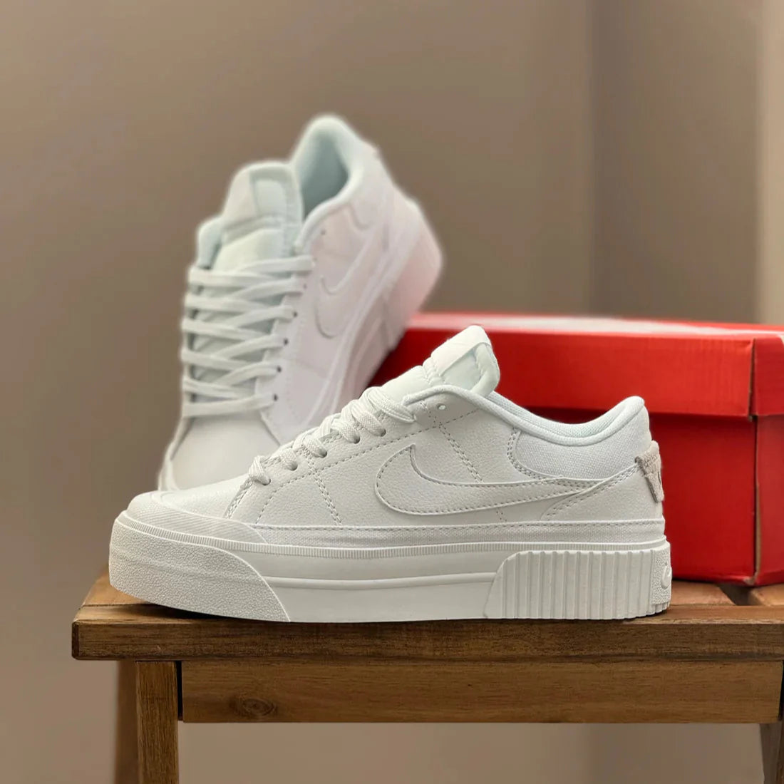 NIKE LEGACY BLANCA