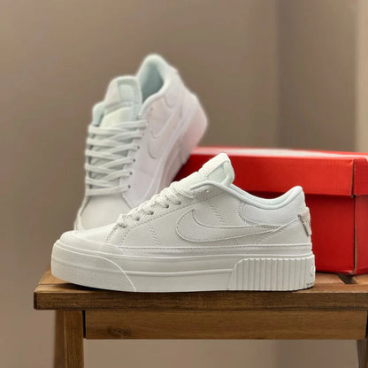 NIKE LEGACY BLANCA