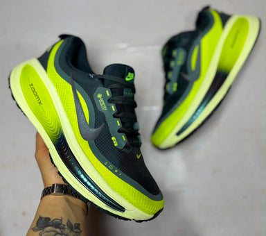 NIKE VOMERO PLUS 18 VERDE