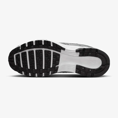NIKE P 6000 GRIS PLATA