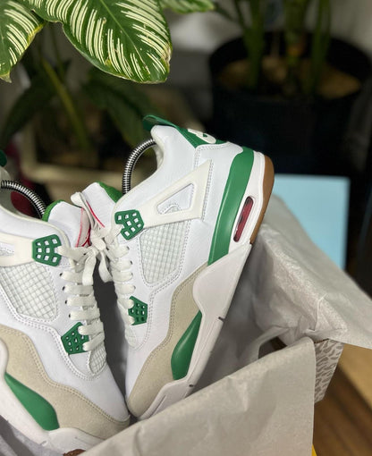JORDAN RETRO 4 BLANCO - VERDE