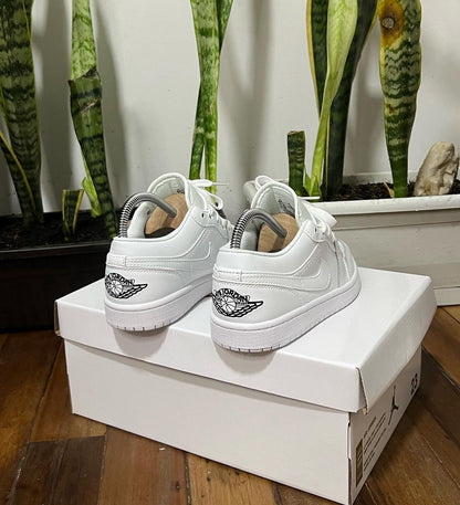 NIKE JORDAN BLANCO