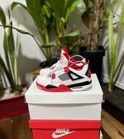 JORDAN RETRO BLANCO - ROJO