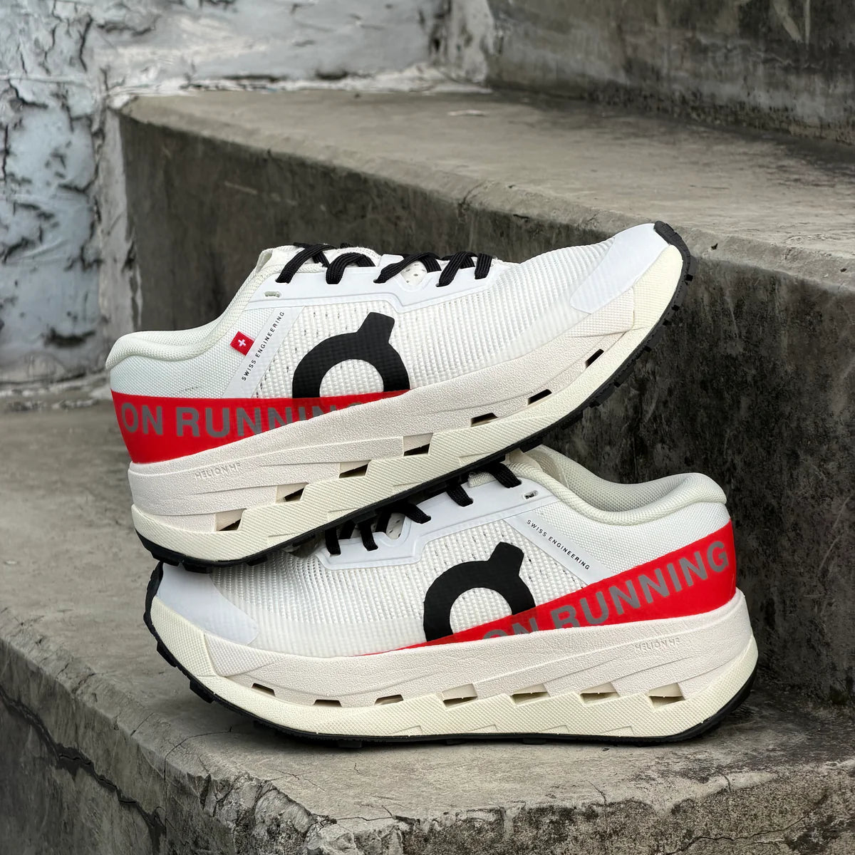 ON RUNNING ULTRA BLANCO ROJO