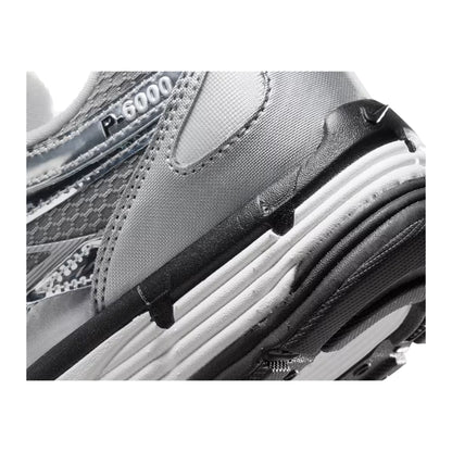 NIKE P6000 PLATEADO