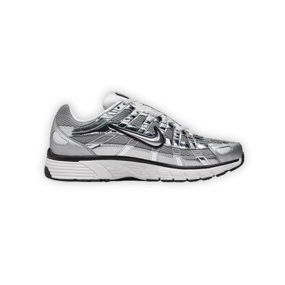 NIKE P6000 PLATEADO