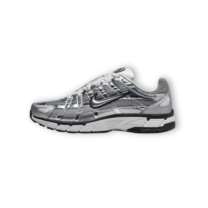 NIKE P6000 PLATEADO