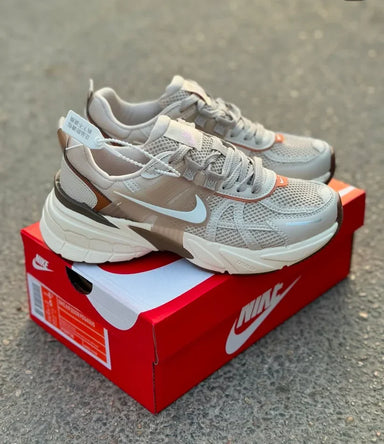 NIKE V2K RUN BEIGE